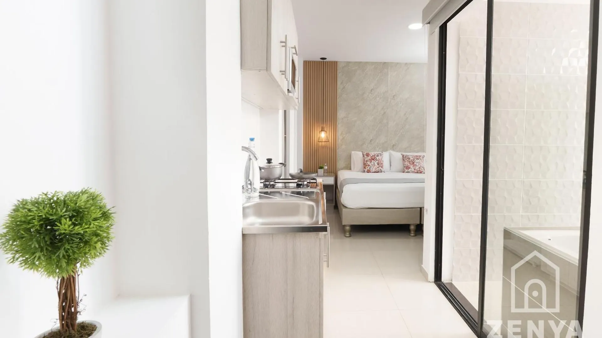 Hotel On By Zenya Host Cali