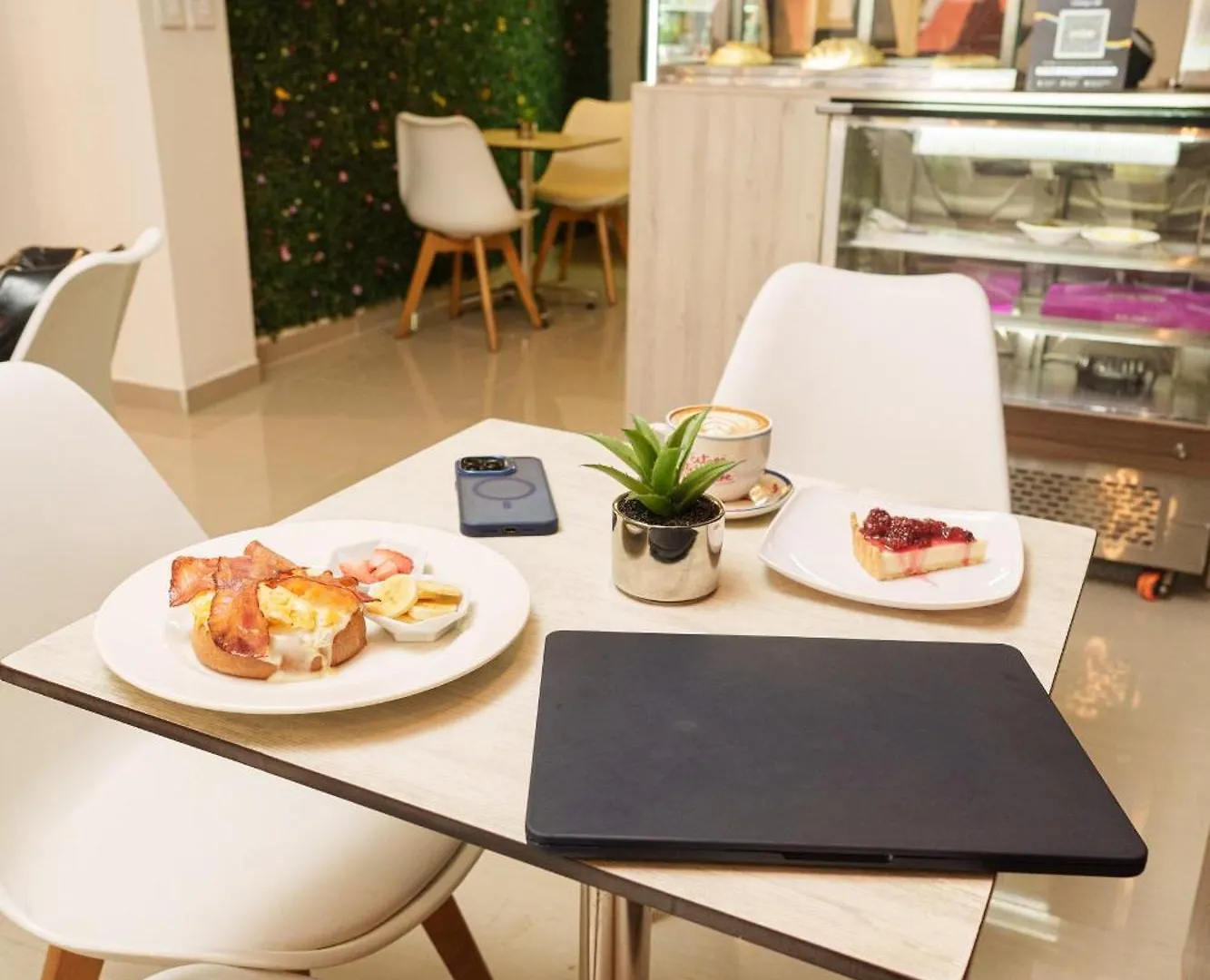 Hotel On By Zenya Host Cali