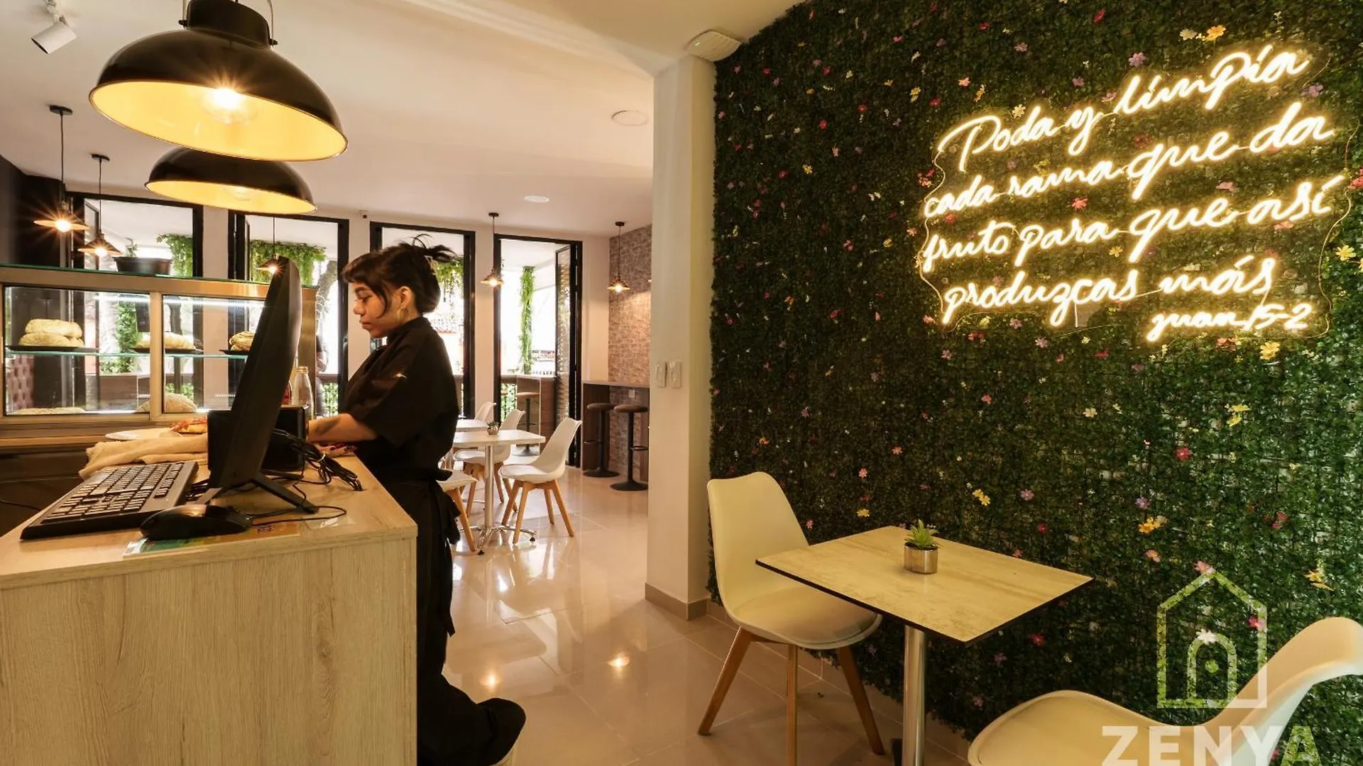 ****  Hotel On By Zenya Host Cali Colombia