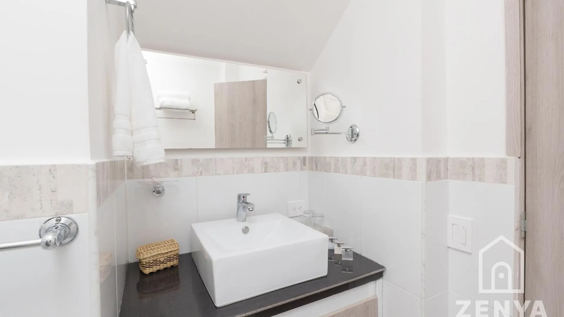 Hotel On By Zenya Host Cali 4*,  Colombia